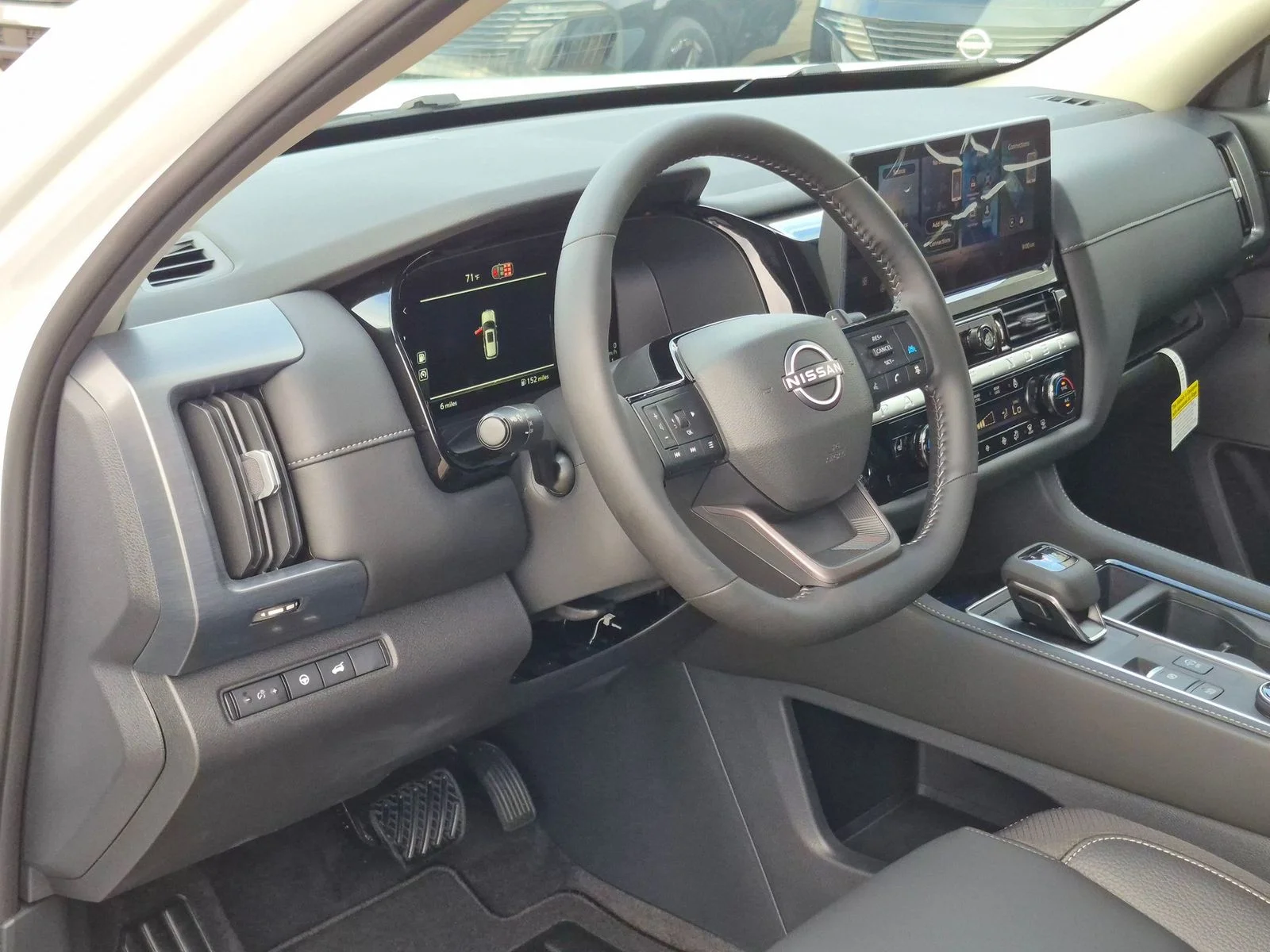 New 2026  Nissan SL image 3
