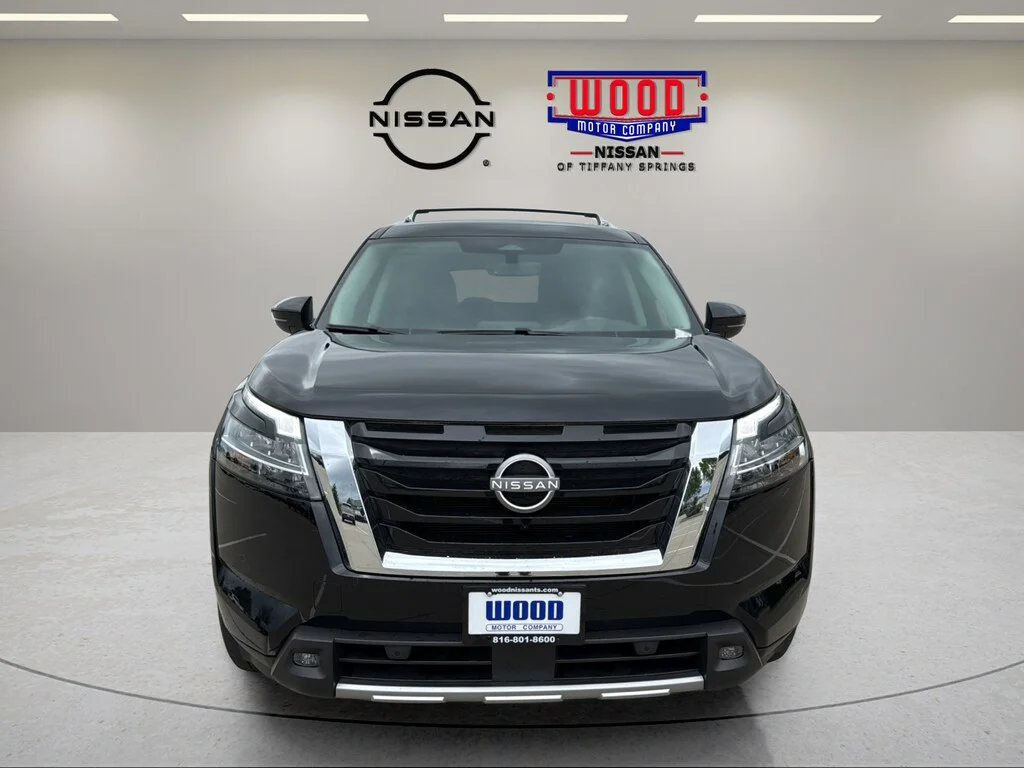 Certified Used 2023 Super Black Nissan SL image 6