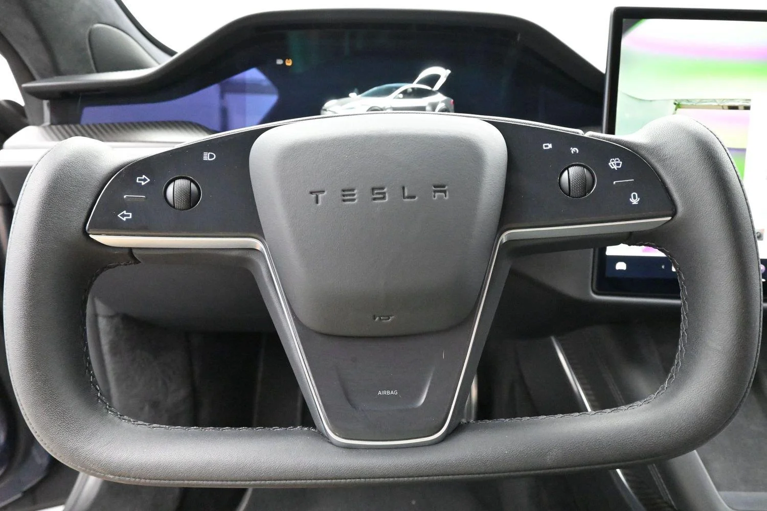 Used 2021 Midnight Silver Metallic Tesla Plaid image 17