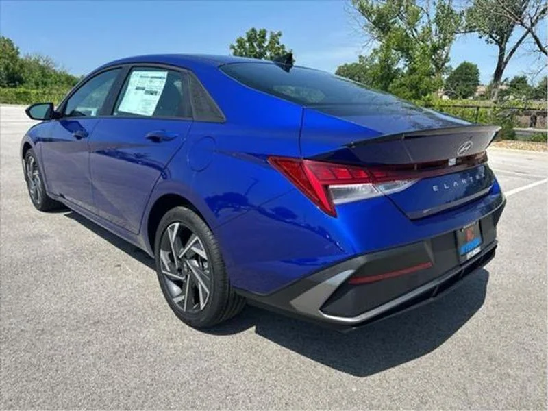 Used 2025 Intense Blue Hyundai SEL Sport image 3