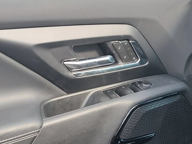 New 2026 Black Chevrolet LT - Extended Range image 19