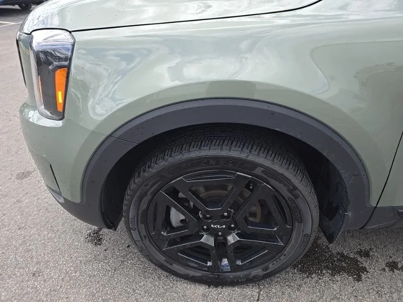 Used 2024 Green Kia EX X-Line image 10