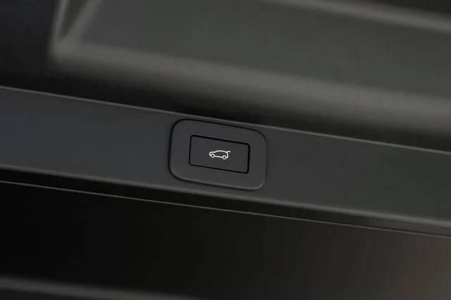 New 2026  Land Rover SE image 69