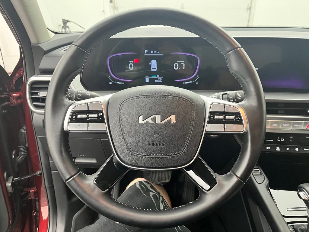 Used 2024 Red Kia S image 21