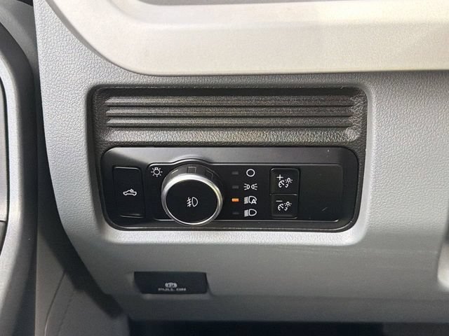 Used 2023 Oxford White Ford XLT image 24