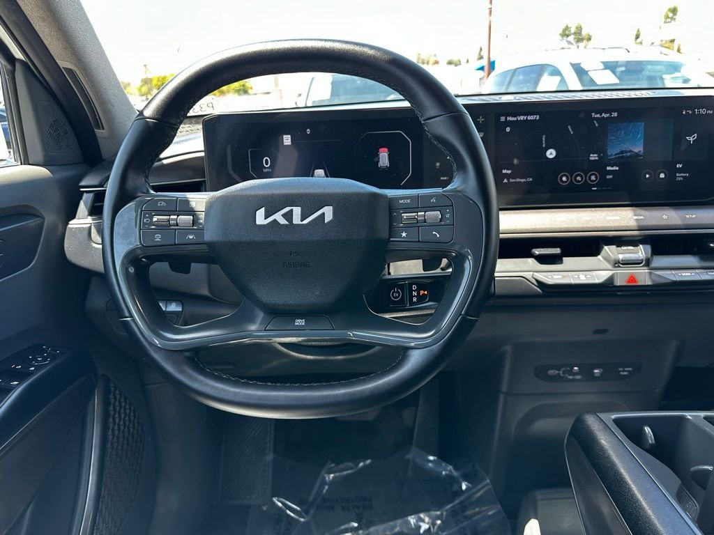 Used 2024 Snow White Pearl Kia Light Long Range image 15