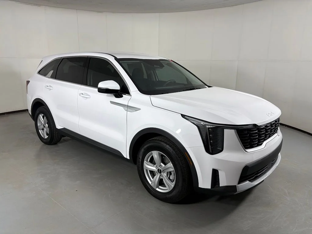 New 2026 Glacial White Pearl Kia LX image 2