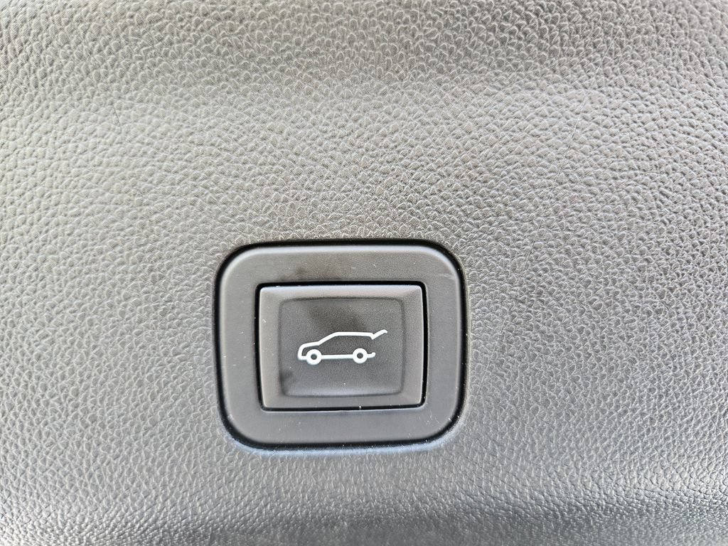 2025 GMC Yukon XL AT4 - Photo 21