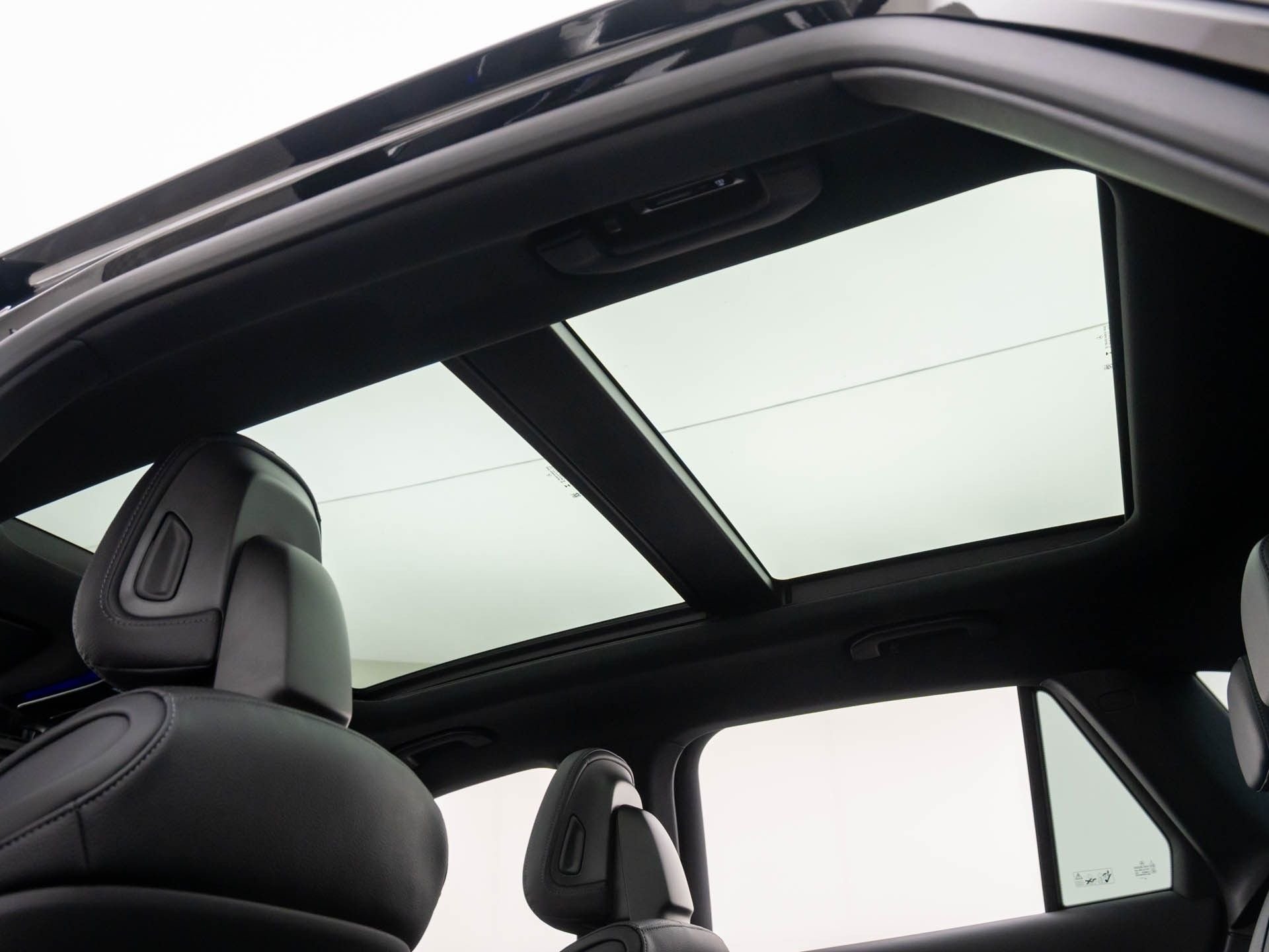 New 2026 Black Mercedes-Benz GLC 300 image 17