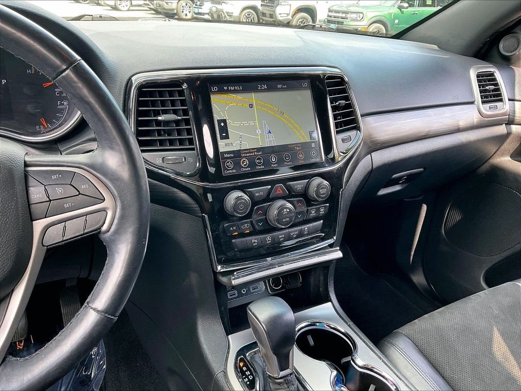 Used 2021 Sting-Gray Clearcoat Jeep Laredo X image 17