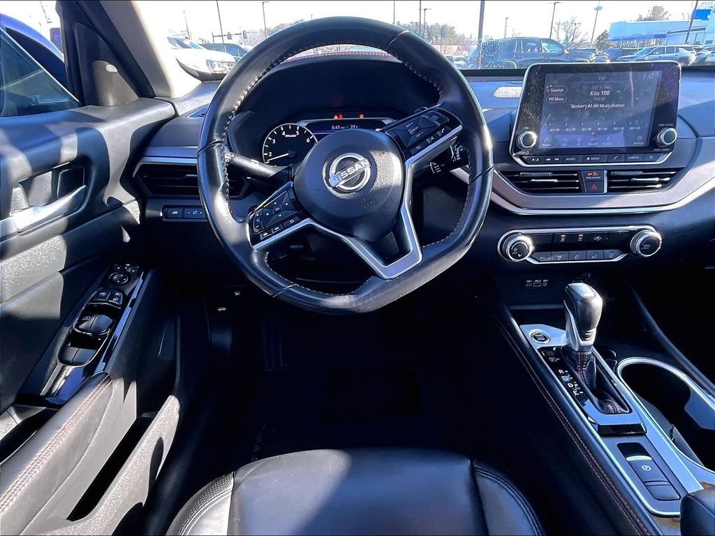 Used 2024 Black Nissan 2.5 SR image 16
