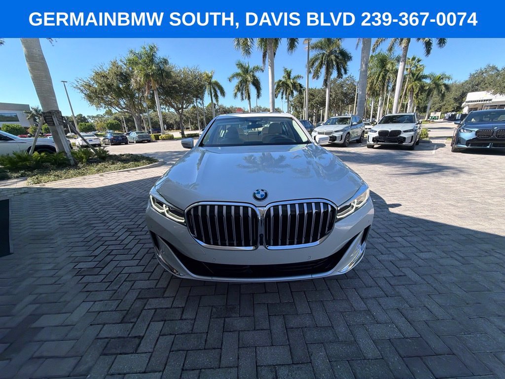 Used 2022 Mineral White Metallic BMW 750i xDrive image 19