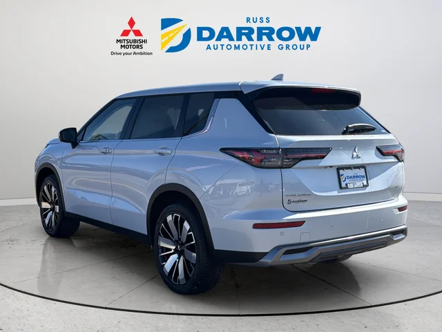 New 2026 White Mitsubishi SE image 3