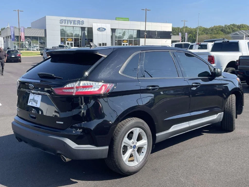 Certified Used 2020 Black Ford SE image 3