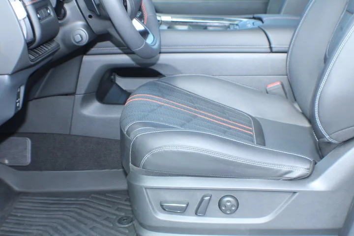 Used 2025 Gray Nissan PRO-4X 4WD image 15