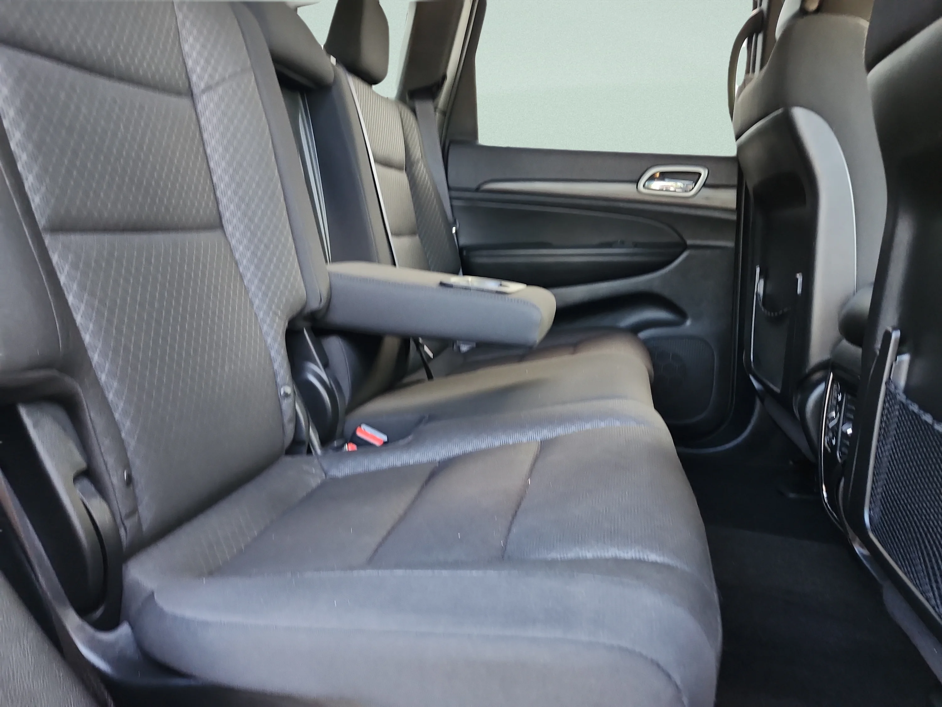 Used 2021 Billet Silver Metallic Clearcoat Jeep Laredo E image 33