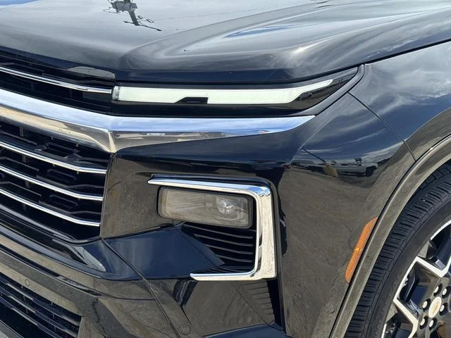 Used 2025 Black Chevrolet High Country image 2