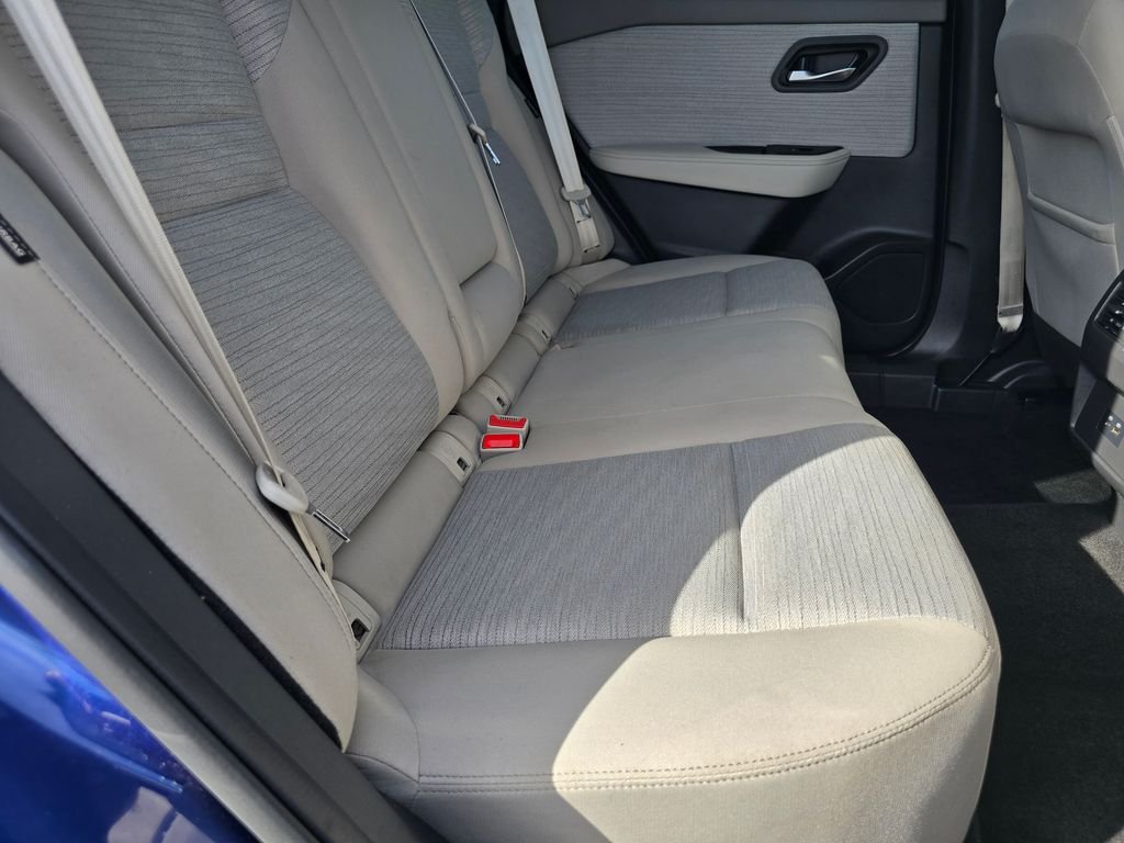 2021 Nissan Rogue SV - Photo 17