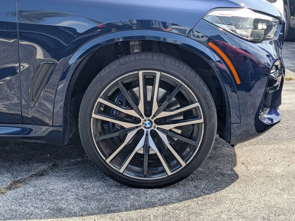 Used 2021 Blue BMW M50i image 11