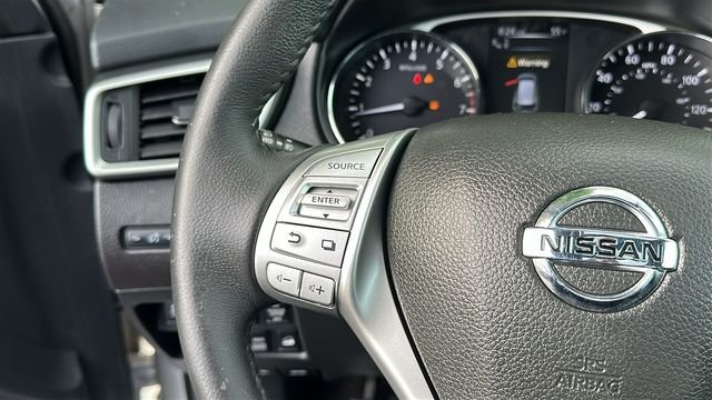 Used 2016 Silver Nissan SL image 15