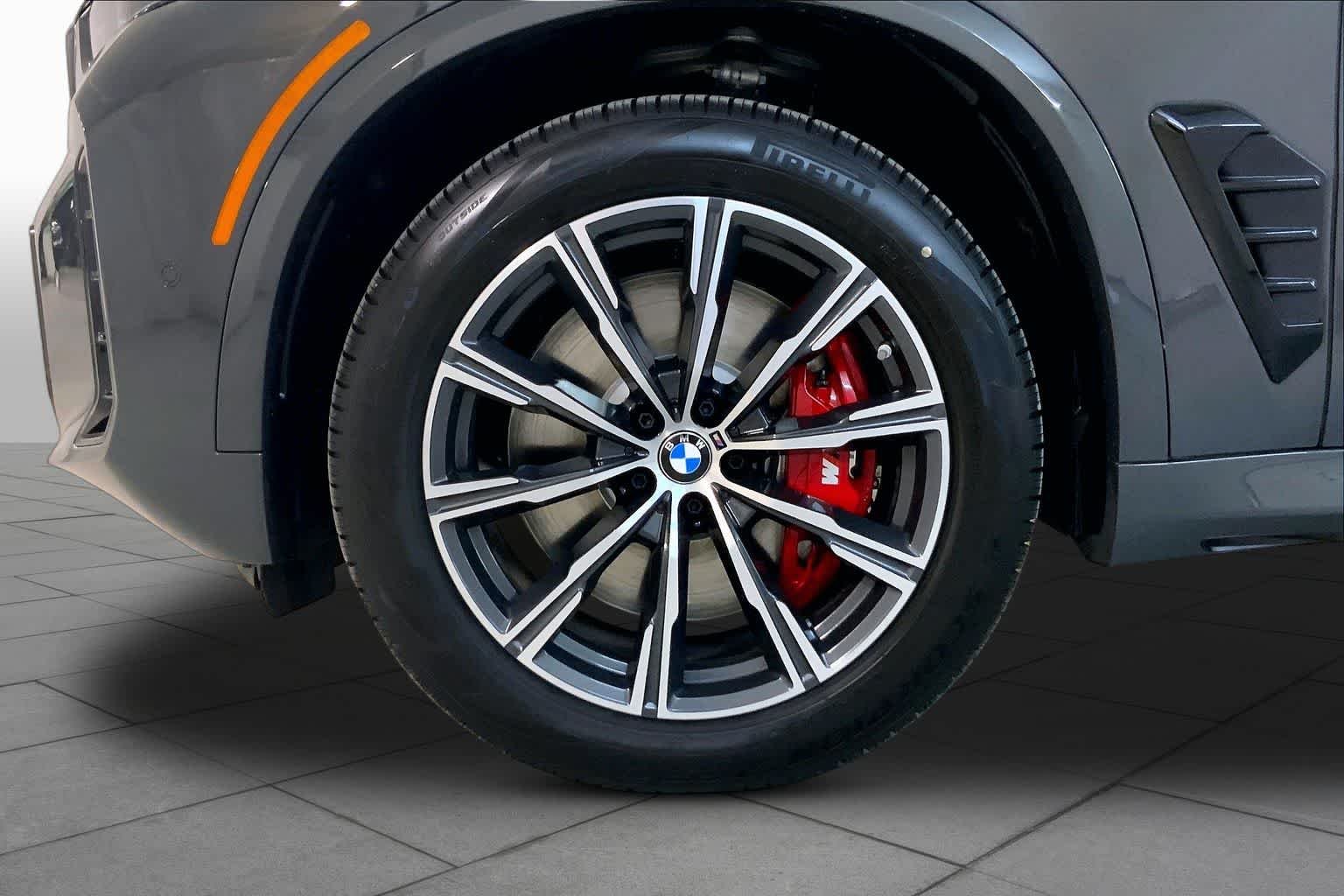 New 2026 Dravit Grey Metallic BMW M60i image 11