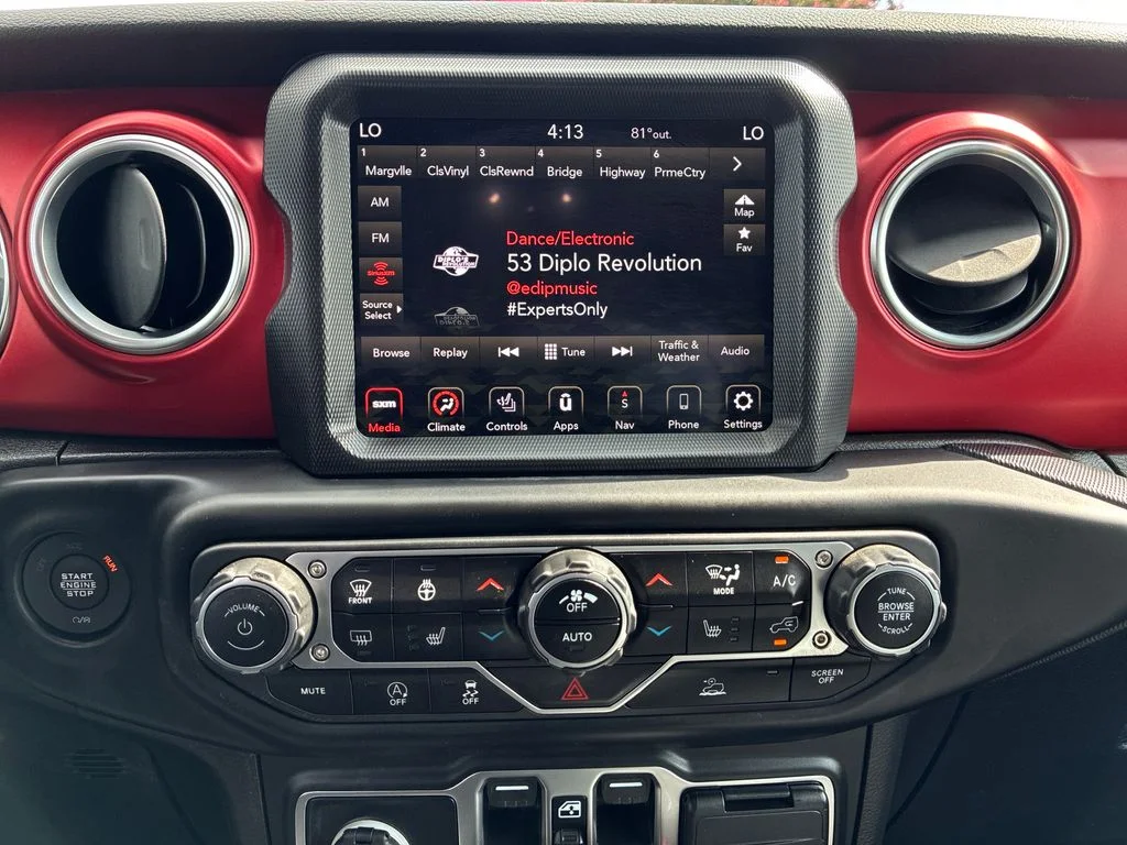 Used 2023 White Jeep Rubicon image 19