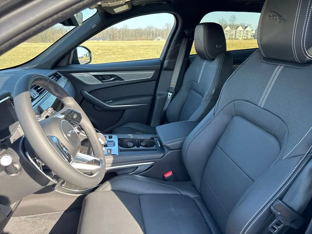 2026 Jaguar F-Pace R-Dynamic S - Photo 11