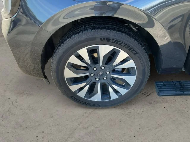 Used 2025 Gray Metallic Ford Platinum image 10