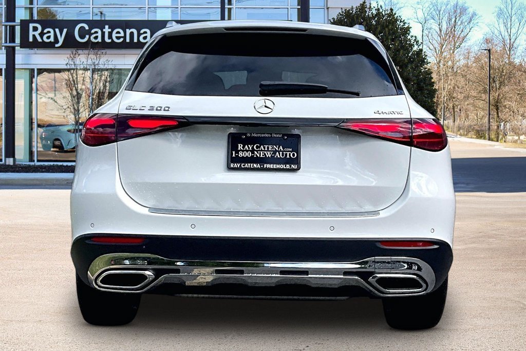 New 2027 Polar White Mercedes-Benz GLC 300 image 4