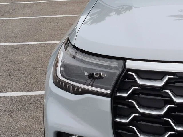 New 2026 Space White Metallic Ford Platinum™ image 10