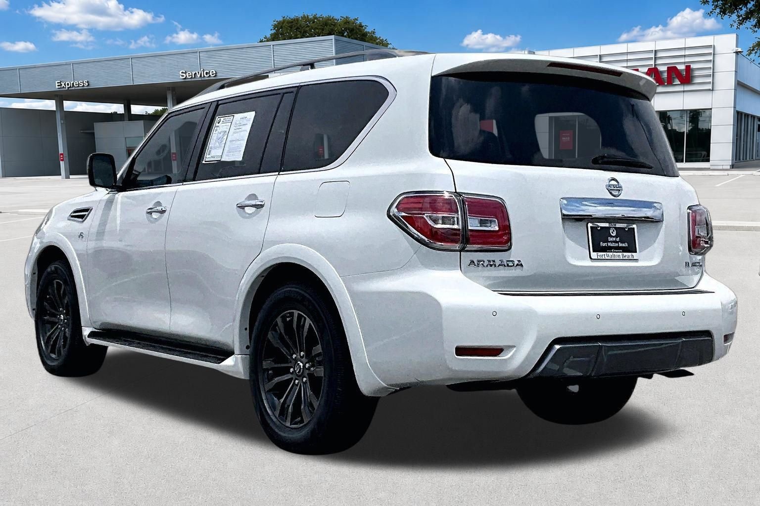 Used 2019 Pearl White Nissan Platinum image 5