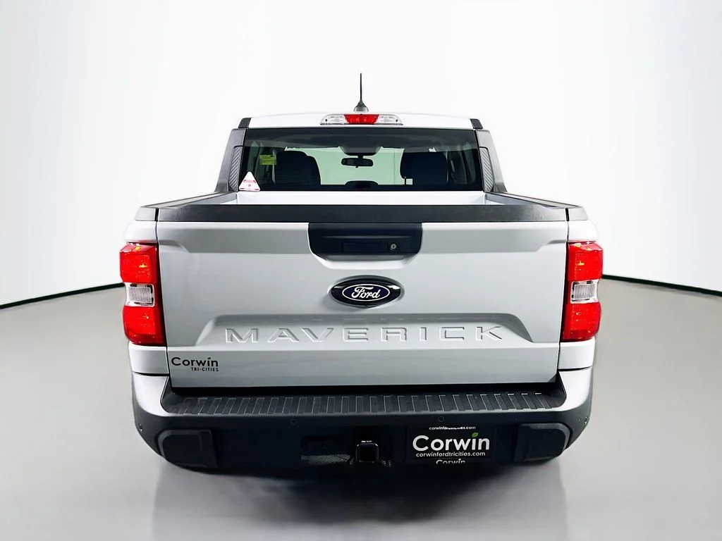 New 2026 Space White Metallic Ford XLT image 13