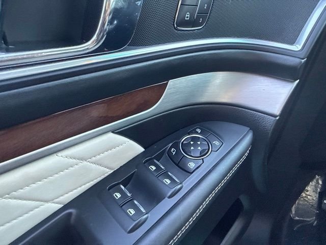 Used 2016 Black Ford Platinum image 18