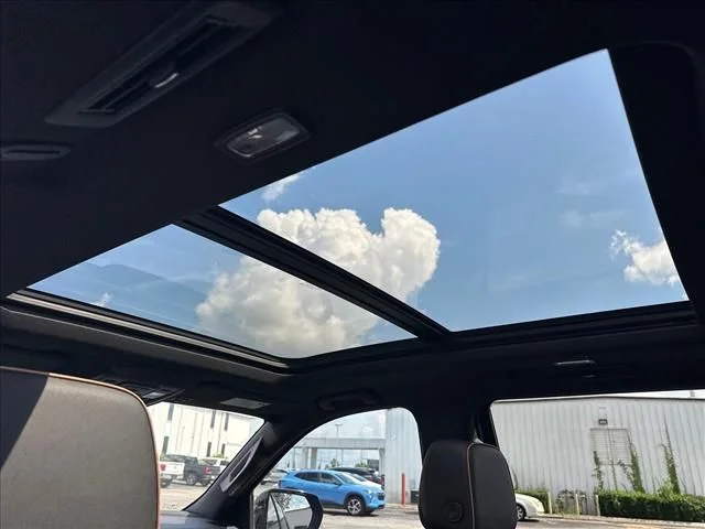 Used 2023 Blue GMC AT4 image 22