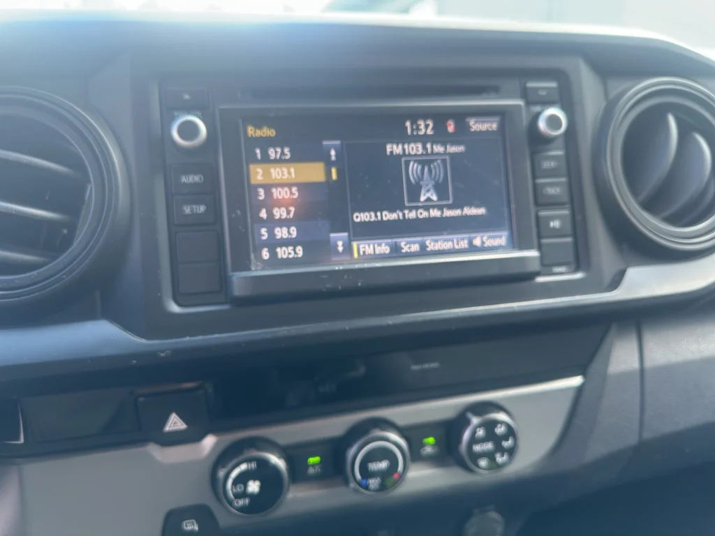 Used 2018 Super White Toyota SR image 7