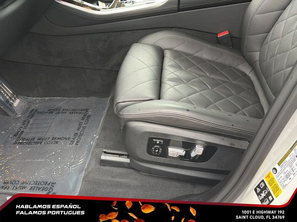 Used 2024  BMW xDrive40i image 13