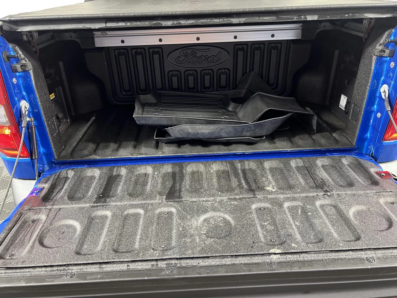 Used 2025 Bl Ford LARIAT image 21