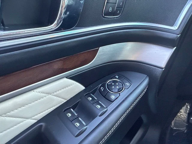 Used 2016 Black Ford Platinum image 18