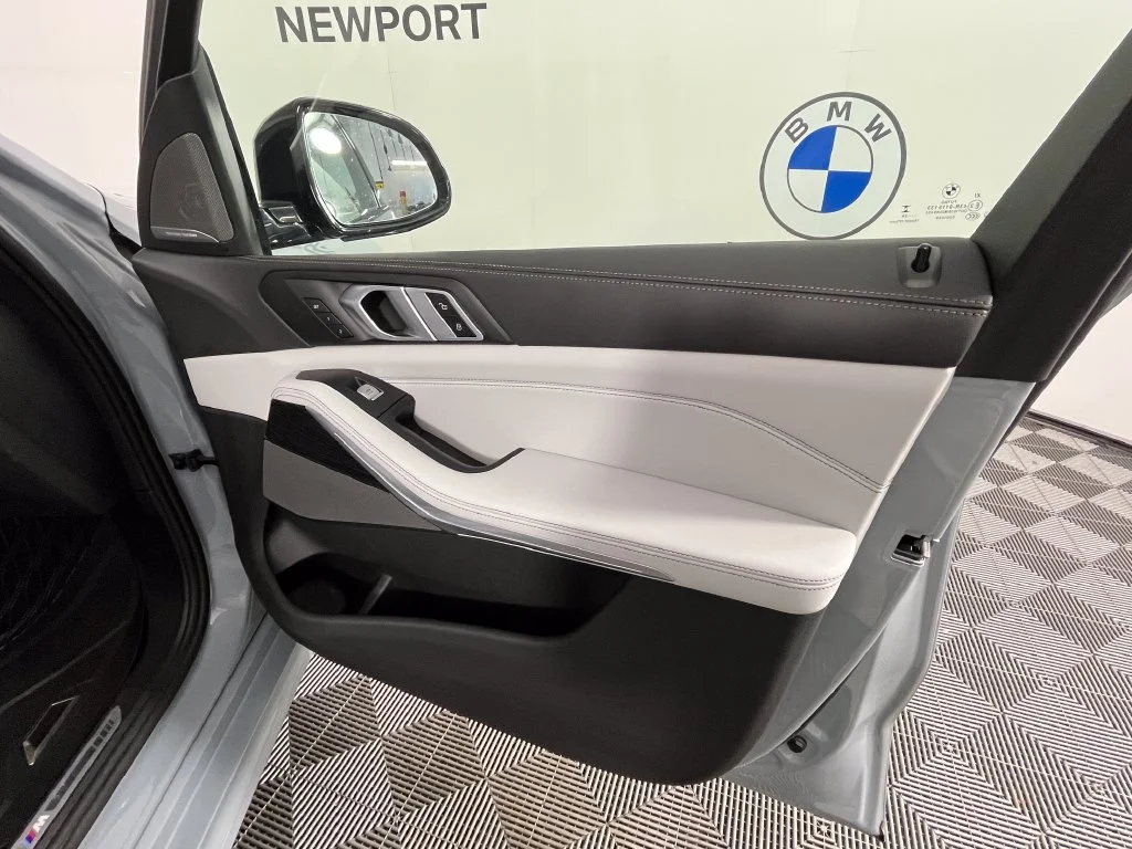 Used 2024 Gray Metallic BMW xDrive40i image 26