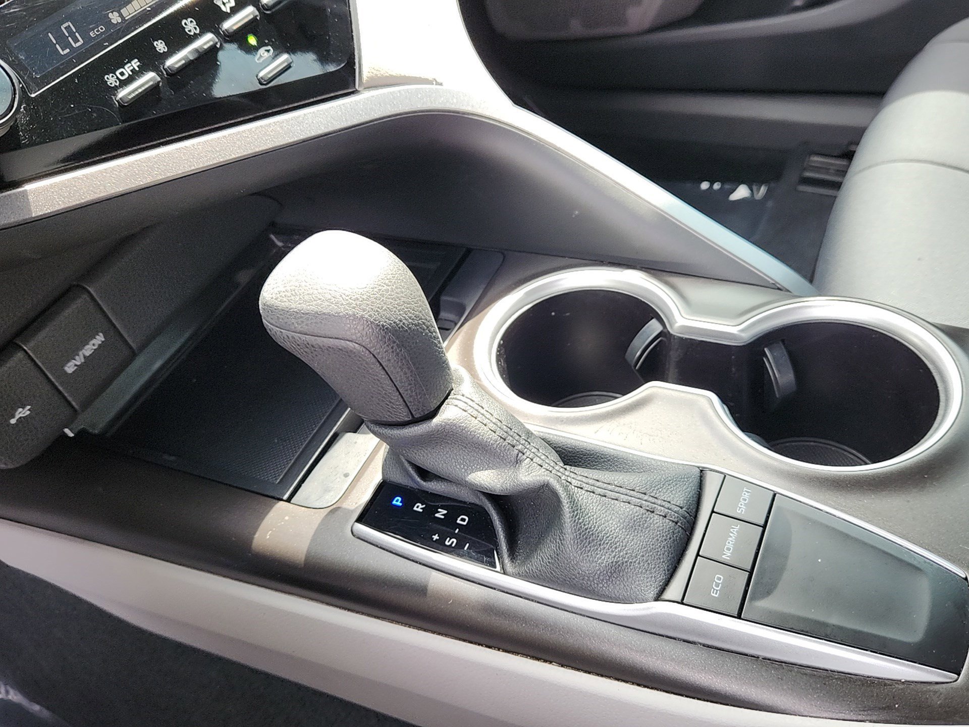 2024 Toyota Camry LE - Photo 17