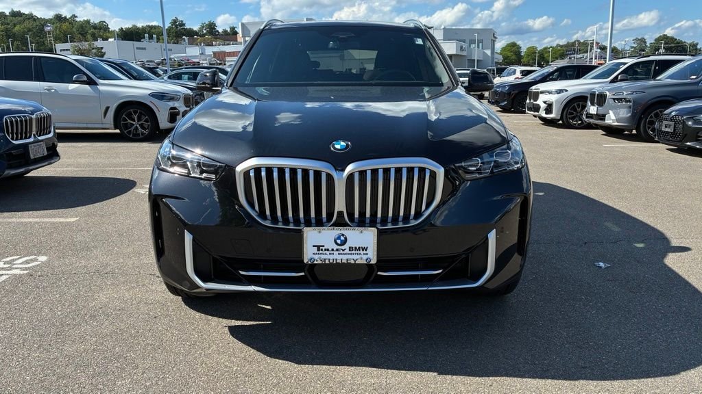 New 2026 Black Sapphire Metallic BMW xDrive40i image 2