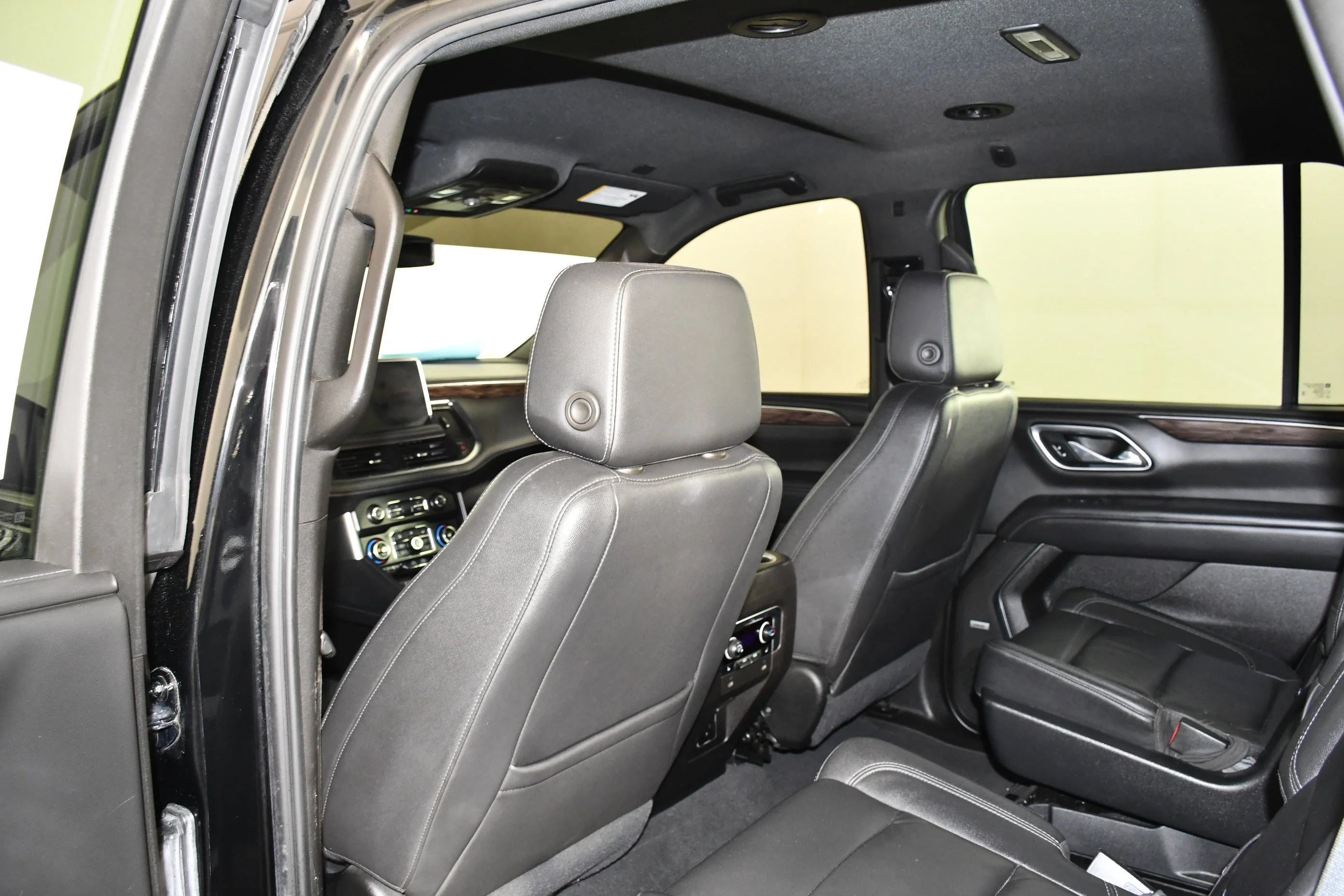 Used 2021 Black Chevrolet Z71 image 51