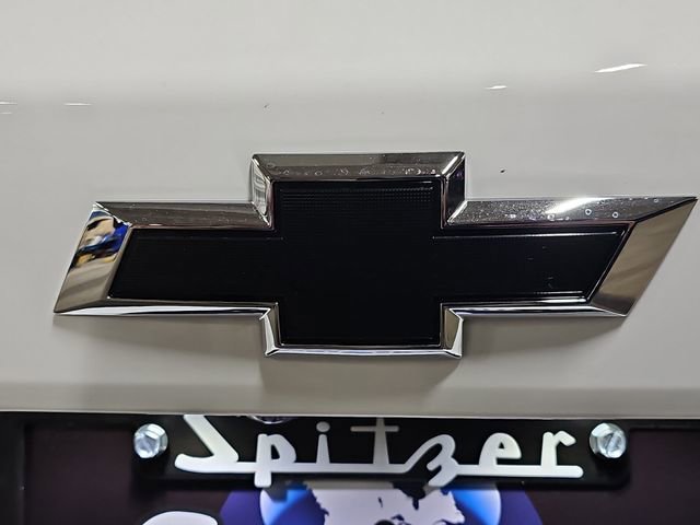New 2026 Summit White Chevrolet 2RS image 28