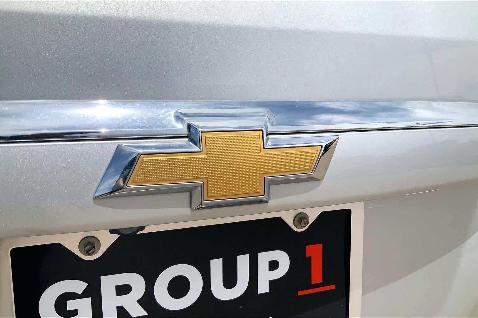 Used 2017 Silver Ice Metallic Chevrolet LS image 31