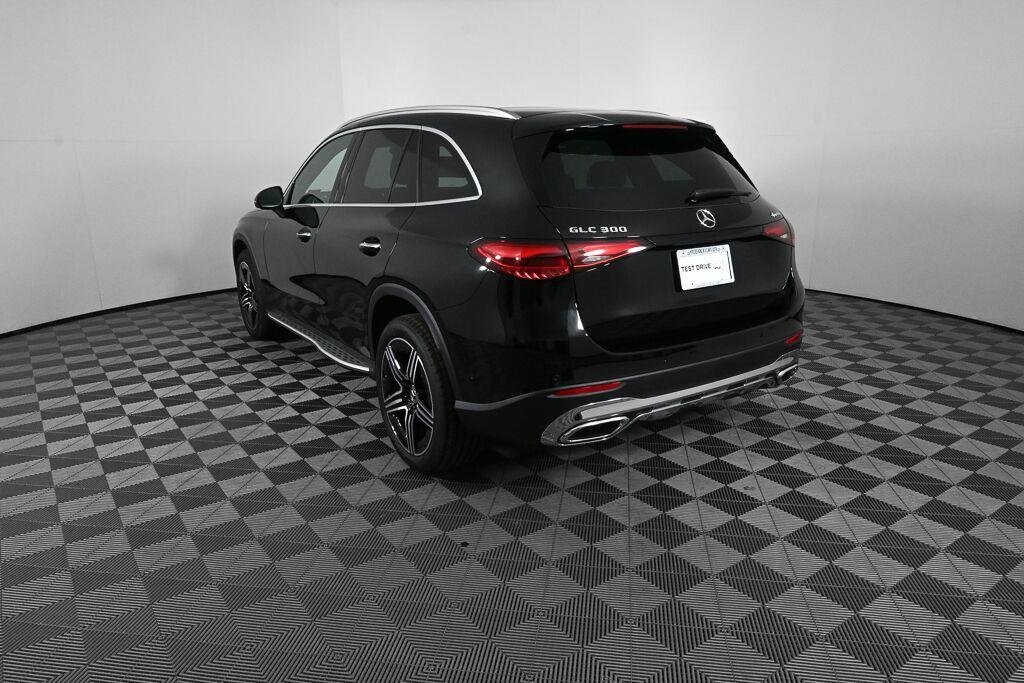 New 2027 Black Mercedes-Benz GLC 300 image 4