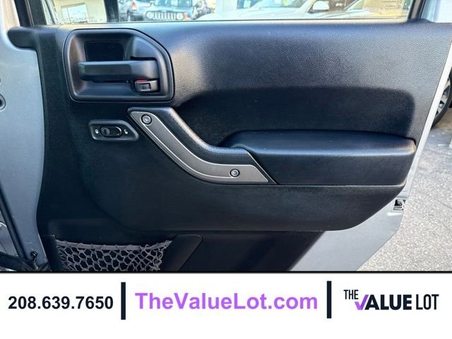 Used 2014 Gray Jeep Unlimited Sport image 12