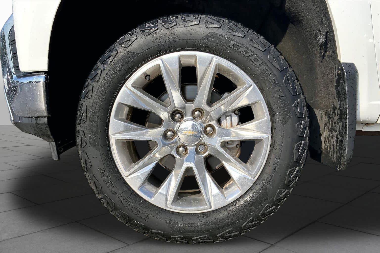 Used 2021 Summit White Chevrolet LTZ image 11