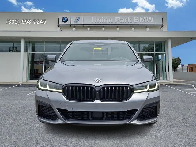 Used 2023 Skyscraper Grey Metallic BMW M550i xDrive image 2