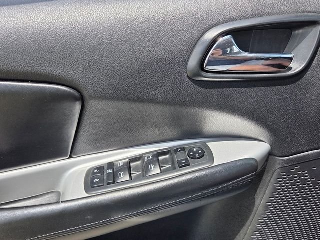 Used 2019 Silver Dodge SE image 23