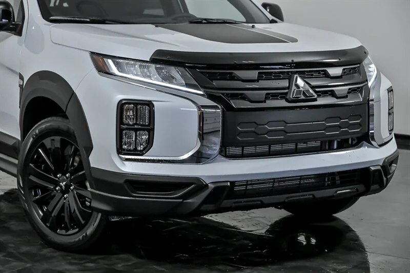 New 2026 White Diamond Mitsubishi Trail Edition image 2